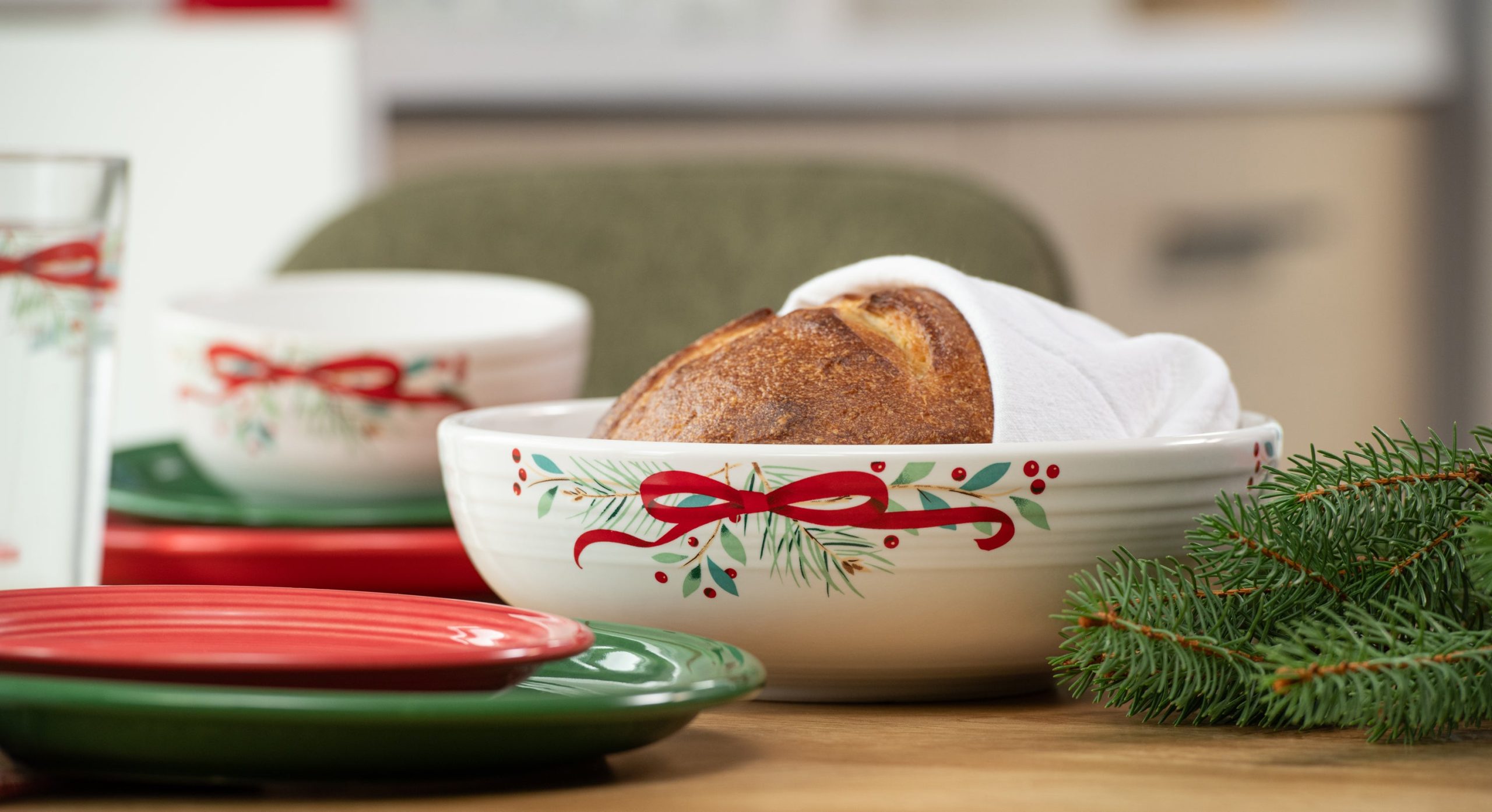 Holly Berry Christmas Garland Bistro Coupe 9 5/8 Inch Large Bowl 68 OZ - Image 2